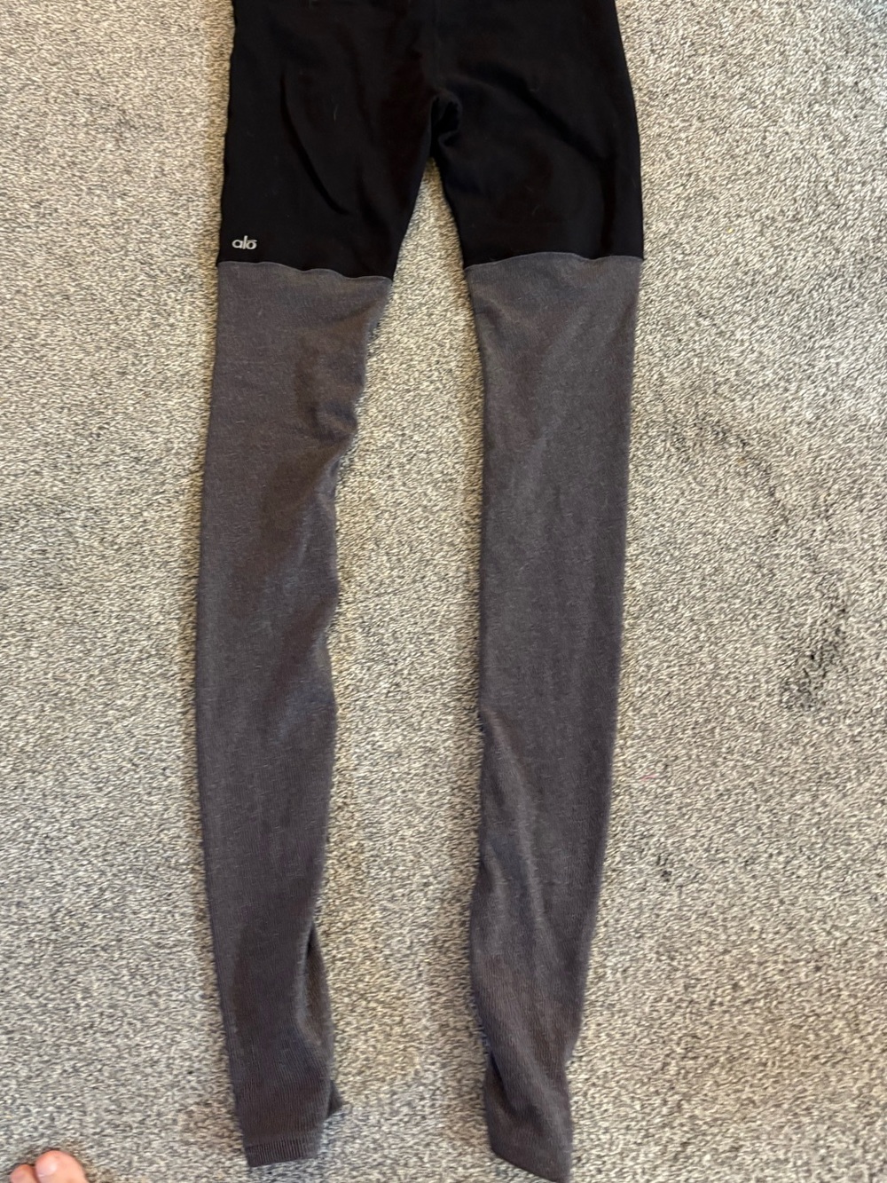ALO Yoga Women’s Two-Tone Black & Gray Leggings